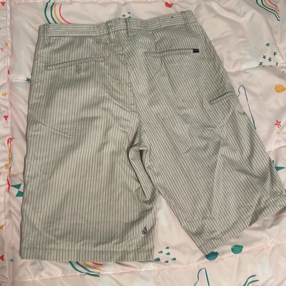 Volcom Shorts - Picture 3 of 3